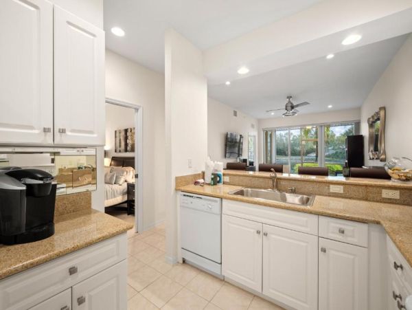 Naples Florida Vacation Rental Golf Course Condo with Pool & Tennis