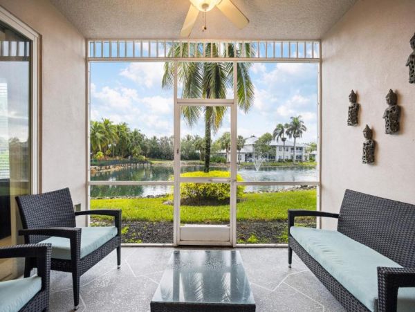 Naples Florida Vacation Rental Golf Course Condo with Pool & Tennis