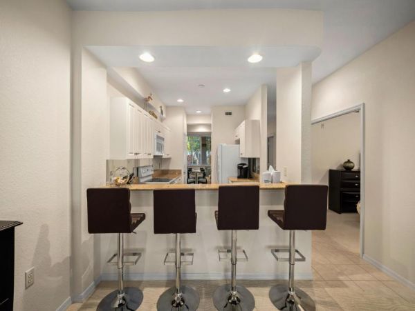 Naples Florida Vacation Rental Golf Course Condo with Pool & Tennis