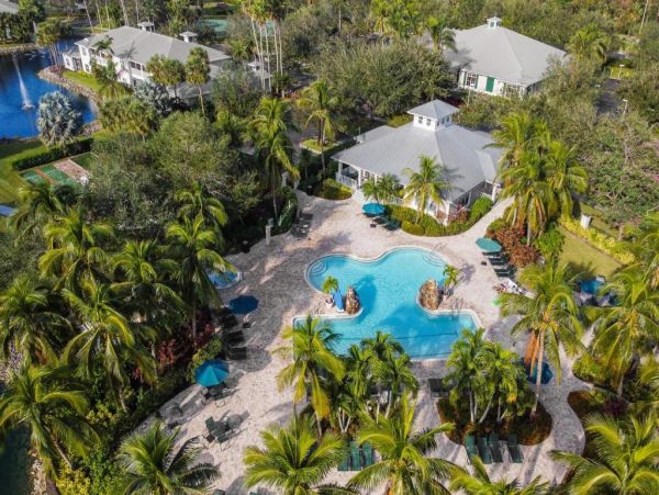 Naples Florida Vacation Rental Golf Course Condo with Pool & Tennis