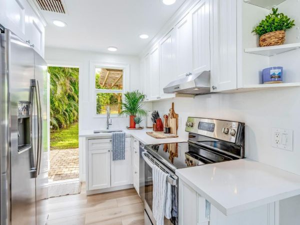 Charming Vacation 2 Bedroom Rental in Naples