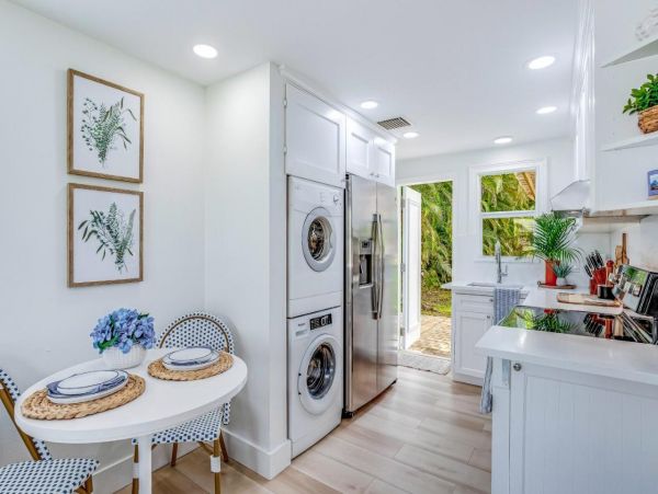 Charming Vacation 2 Bedroom Rental in Naples