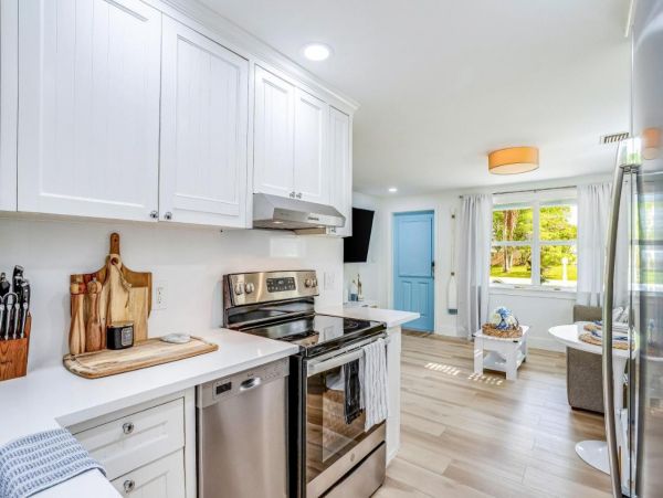 Charming Vacation 2 Bedroom Rental in Naples