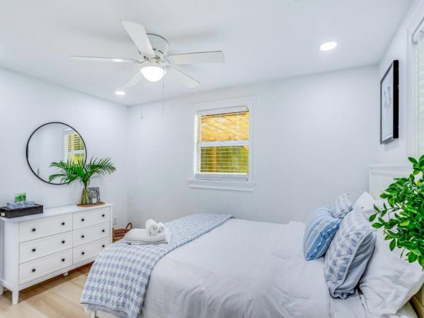 Charming Vacation 2 Bedroom Rental in Naples