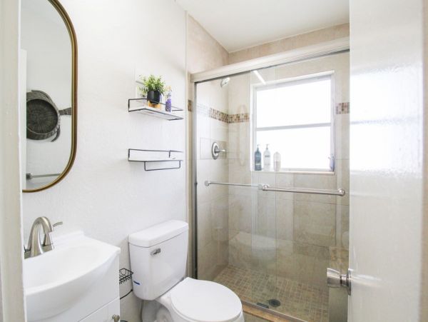 Sarasota Vacation Home Three Bedroom with Pool
