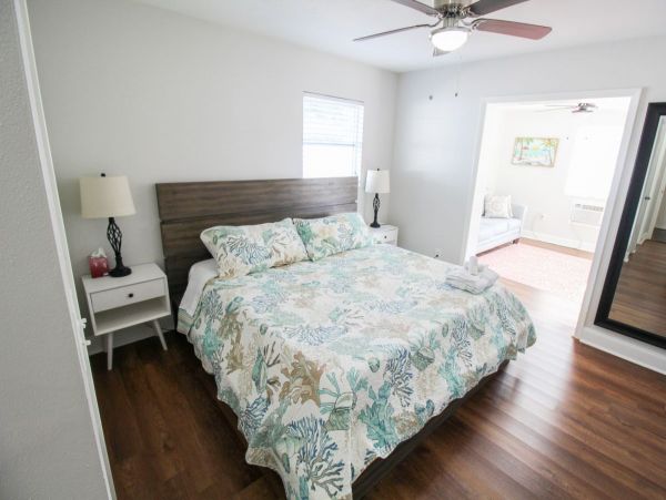 Sarasota Vacation Home Three Bedroom with Pool