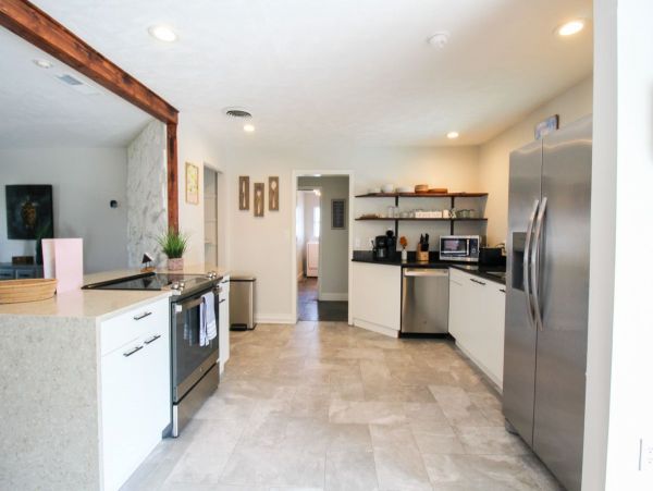 Sarasota Vacation Home Three Bedroom with Pool