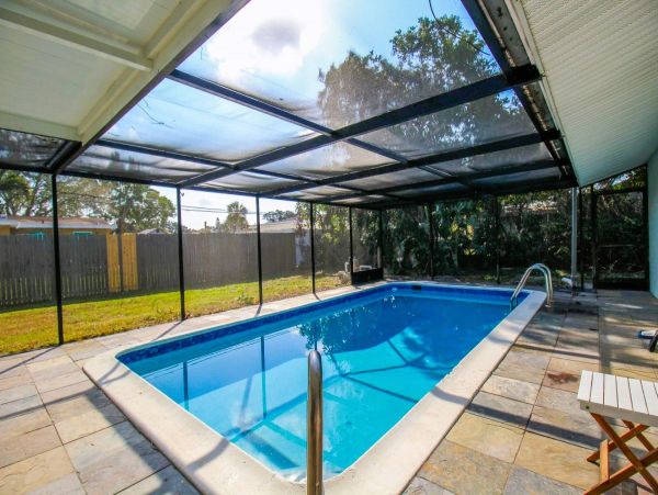 Sarasota Vacation Home Three Bedroom with Pool