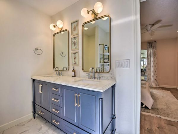 3 Bedroom Vacation Pool Home in Sarasota Sleeps 6
