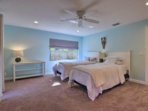 3 Bedroom Vacation Pool Home in Sarasota Sleeps 6