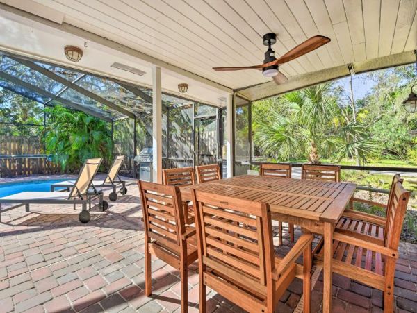 Sarasota Vacation Home Three Bedroom with Pool