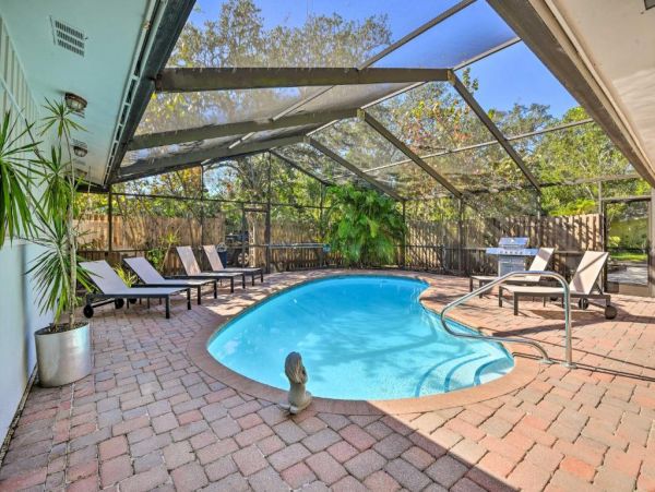Sarasota Vacation Home Three Bedroom with Pool