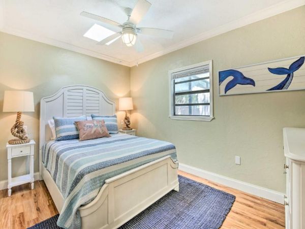 Sarasota Vacation Home Three Bedroom with Pool