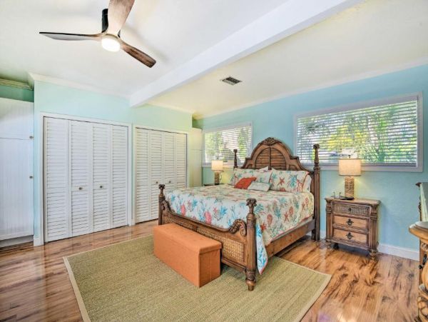 Sarasota Vacation Home Three Bedroom with Pool