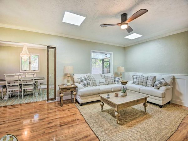 Sarasota Vacation Home Three Bedroom with Pool