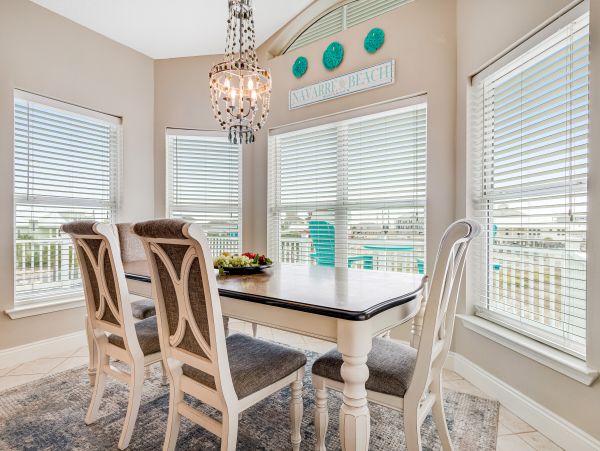 Stay in Style Navarre Beach Vacation Rental with 4 Bedrooms