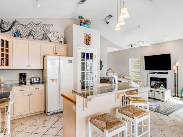 Stay in Style Navarre Beach Vacation Rental with 4 Bedrooms