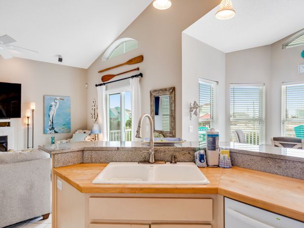 Stay in Style Navarre Beach Vacation Rental with 4 Bedrooms