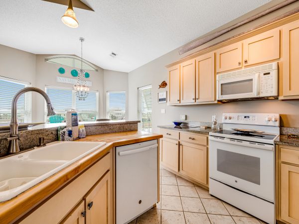 Stay in Style Navarre Beach Vacation Rental with 4 Bedrooms