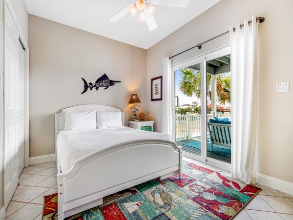 Stay in Style Navarre Beach Vacation Rental with 4 Bedrooms