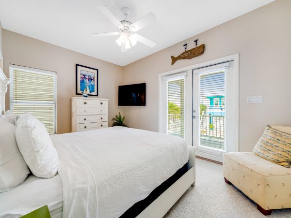 Stay in Style Navarre Beach Vacation Rental with 4 Bedrooms