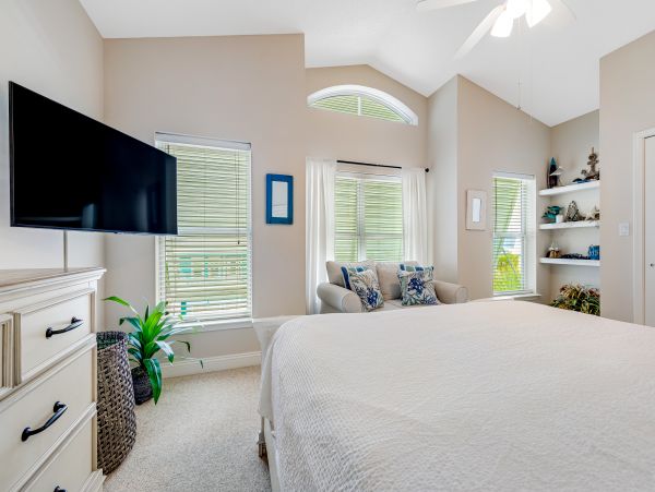 Stay in Style Navarre Beach Vacation Rental with 4 Bedrooms