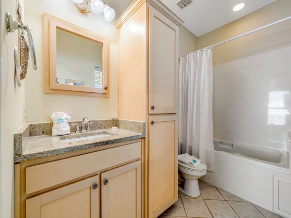 Stay in Style Navarre Beach Vacation Rental with 4 Bedrooms