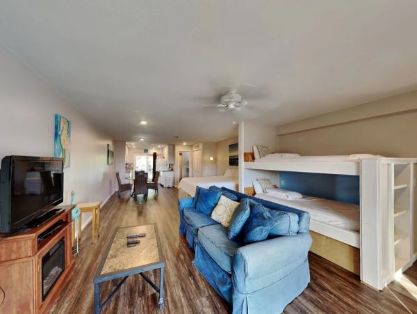 Gulf View Four Bedroom Vacation Home in Navarre Beach