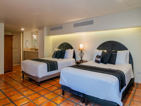 Cabo San Lucas Vacation Home Eight Bedroom with Pools