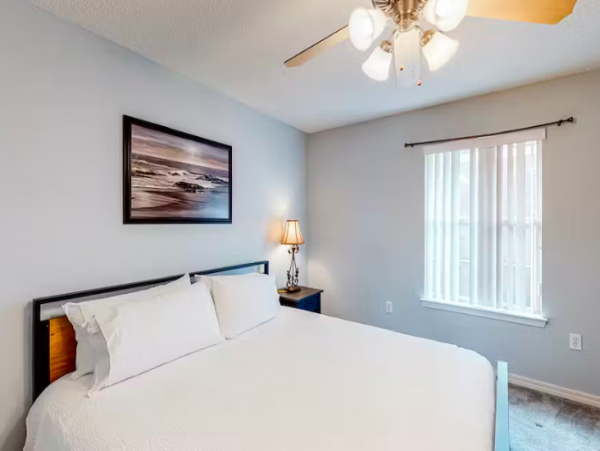 4 Bedroom House, pet friendly , drive to beach