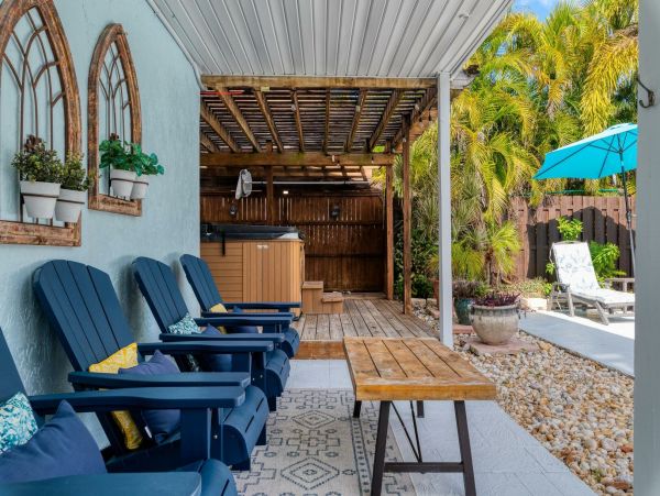 Bradenton Vacation Home Four Bedroom with Pool