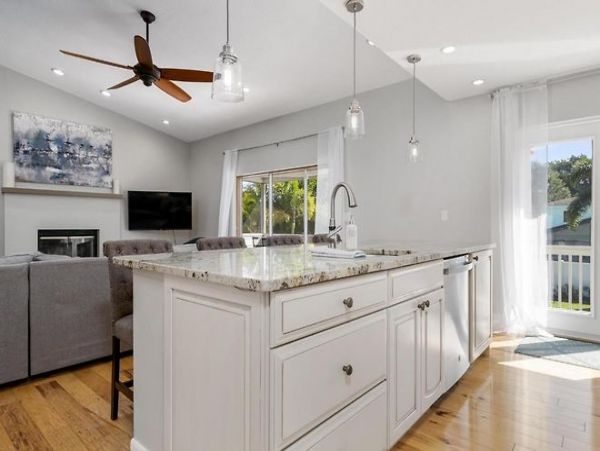 Bradenton Vacation Home Four Bedroom with Pool