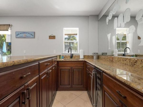 Bradenton Vacation Home Four Bedroom with Pool