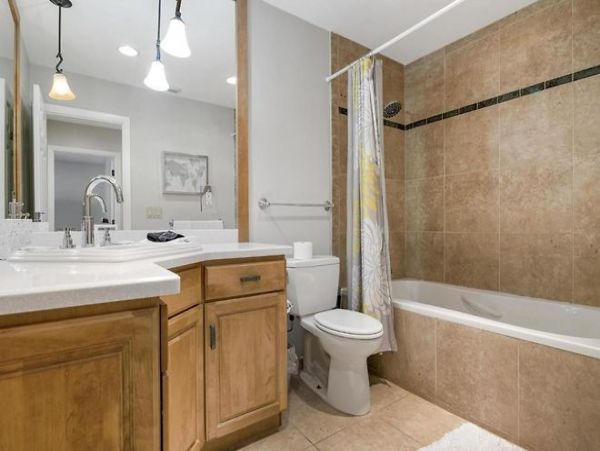 Bradenton Vacation Home Four Bedroom with Pool