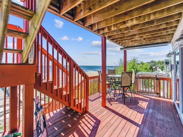 Navarre Sound Vacation Rental - Pet Friendly Waterfront Home