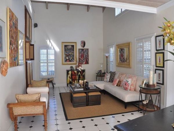 Vacation Home with Guest House in Bahamas Close to Beach