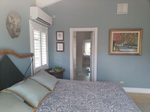 Vacation Home with Guest House in Bahamas Close to Beach
