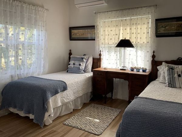 Five Bedroom Oceanfront Vacation Villa Eleuthera