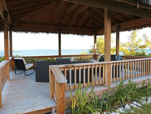Luxury Bahamas Vacation Villa on Beach Sleeps 22