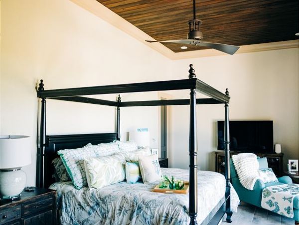 Luxury Bahamas Vacation Villa on Beach Sleeps 22