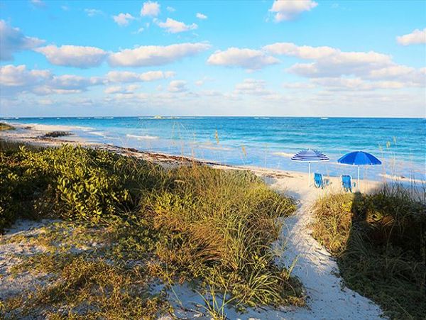 Luxury Bahamas Vacation Villa on Beach Sleeps 22