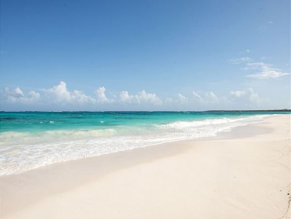 Luxury Bahamas Vacation Villa on Beach Sleeps 22