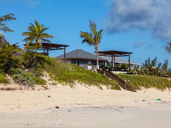 Beachfront Four Bedroom Vacation Rental in The Bahamas