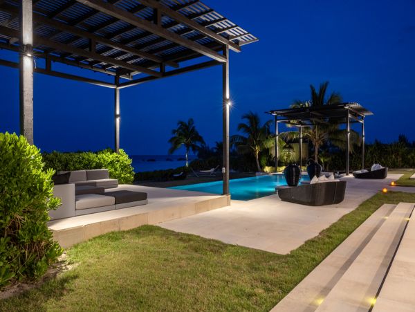 Beachfront Four Bedroom Vacation Rental in The Bahamas