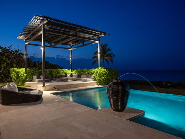 Beachfront Four Bedroom Vacation Rental in The Bahamas