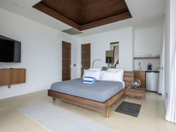 Beachfront Four Bedroom Vacation Rental in The Bahamas