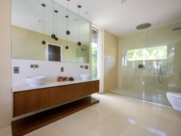 Beachfront Four Bedroom Vacation Rental in The Bahamas