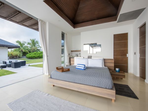 Beachfront Four Bedroom Vacation Rental in The Bahamas