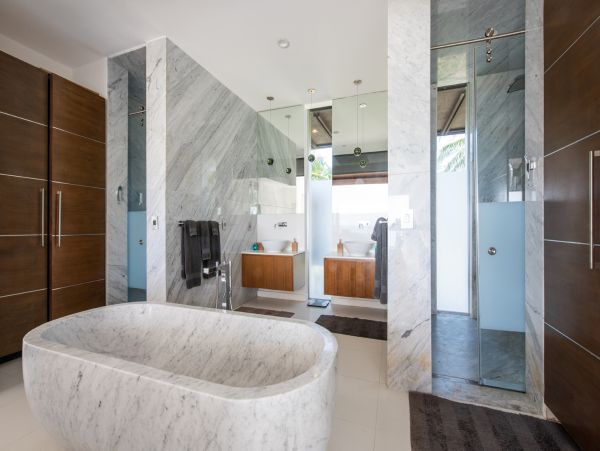 Beachfront Four Bedroom Vacation Rental in The Bahamas
