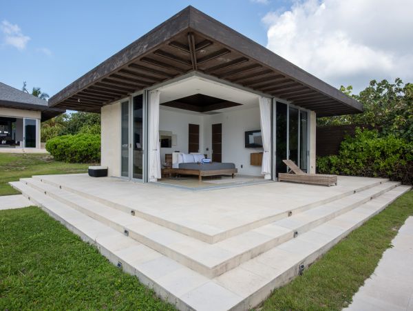 Beachfront Four Bedroom Vacation Rental in The Bahamas